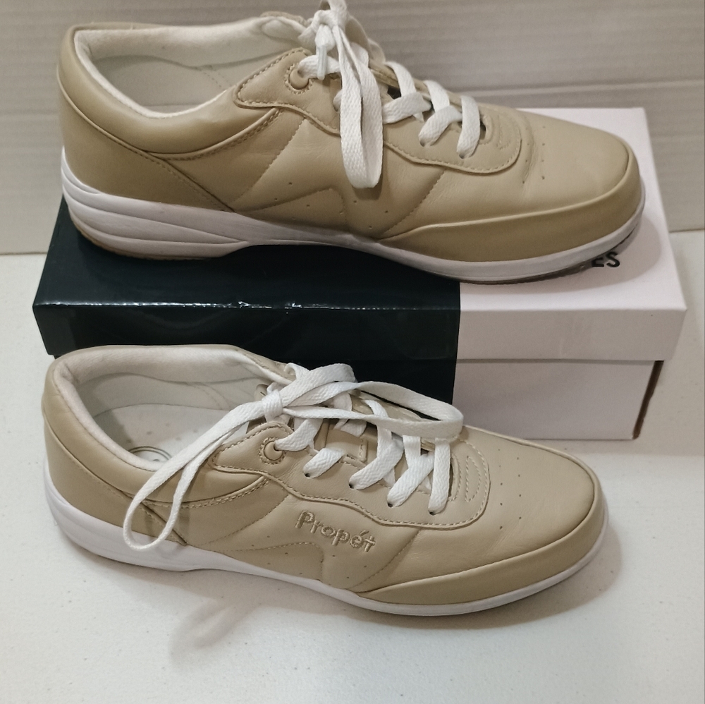 Propét Beige Sneakers Size 7